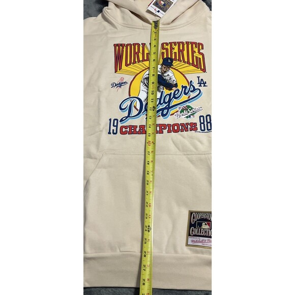 XL Mitchell & Ness Los Angeles Dodgers Cream World Series Hoodie - Picture 7 of 8